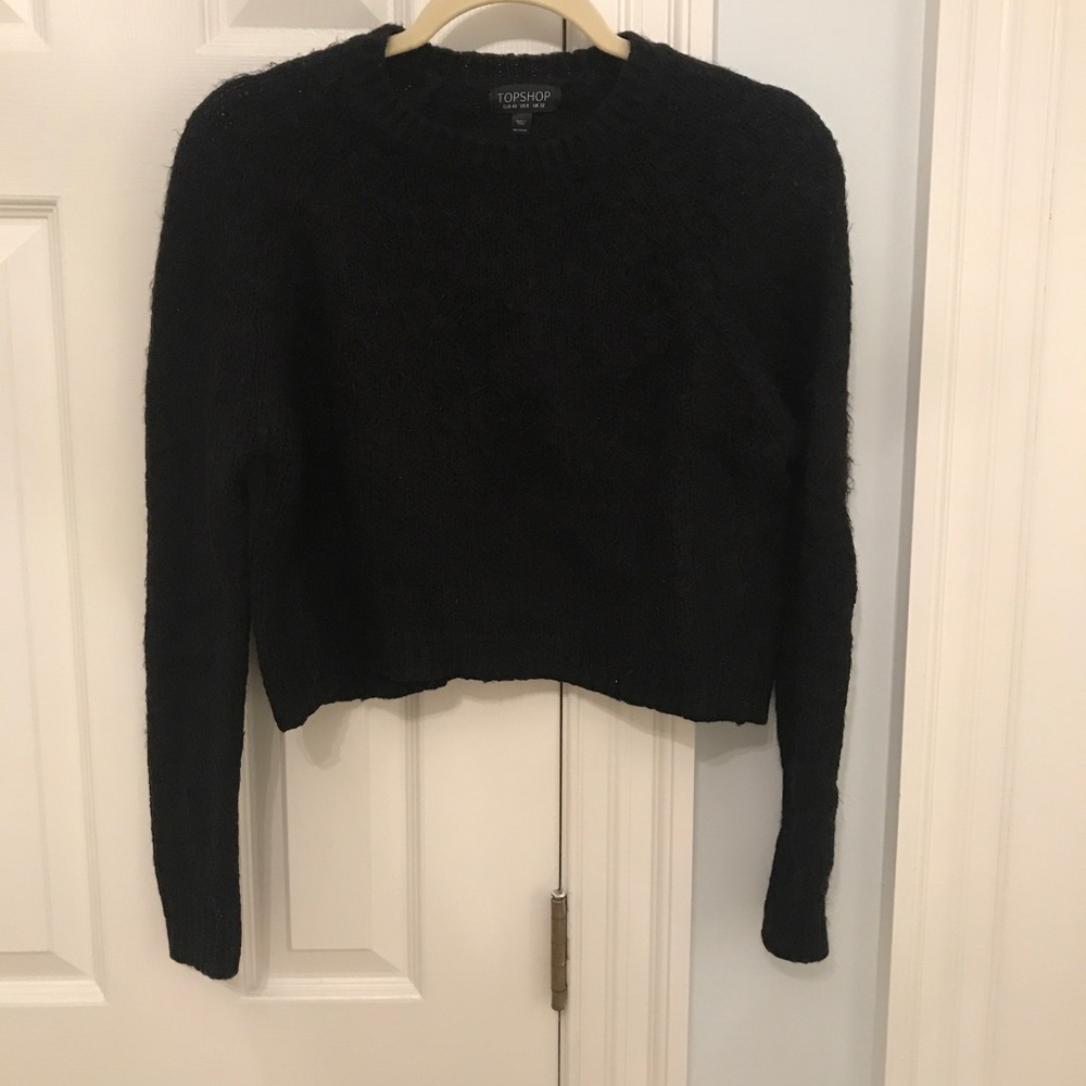 Fuzzy cropped black sweater